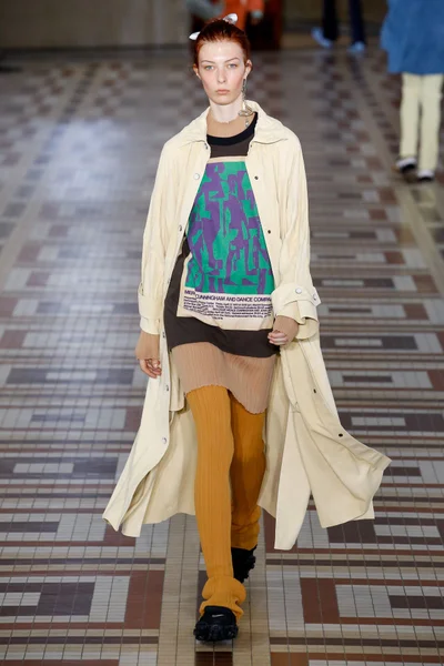 Look 25